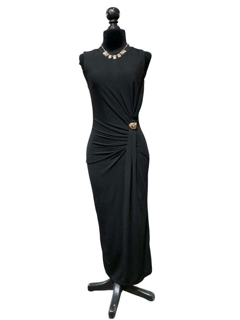 VESTIDO DE LICRA LARGO CON BOTON EN UN COSTADO